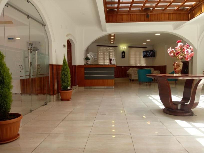 Virreyes Hotel Потоси Экстерьер фото